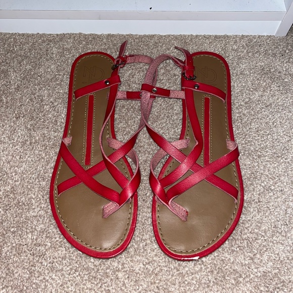 Red - Picture 1 of 1